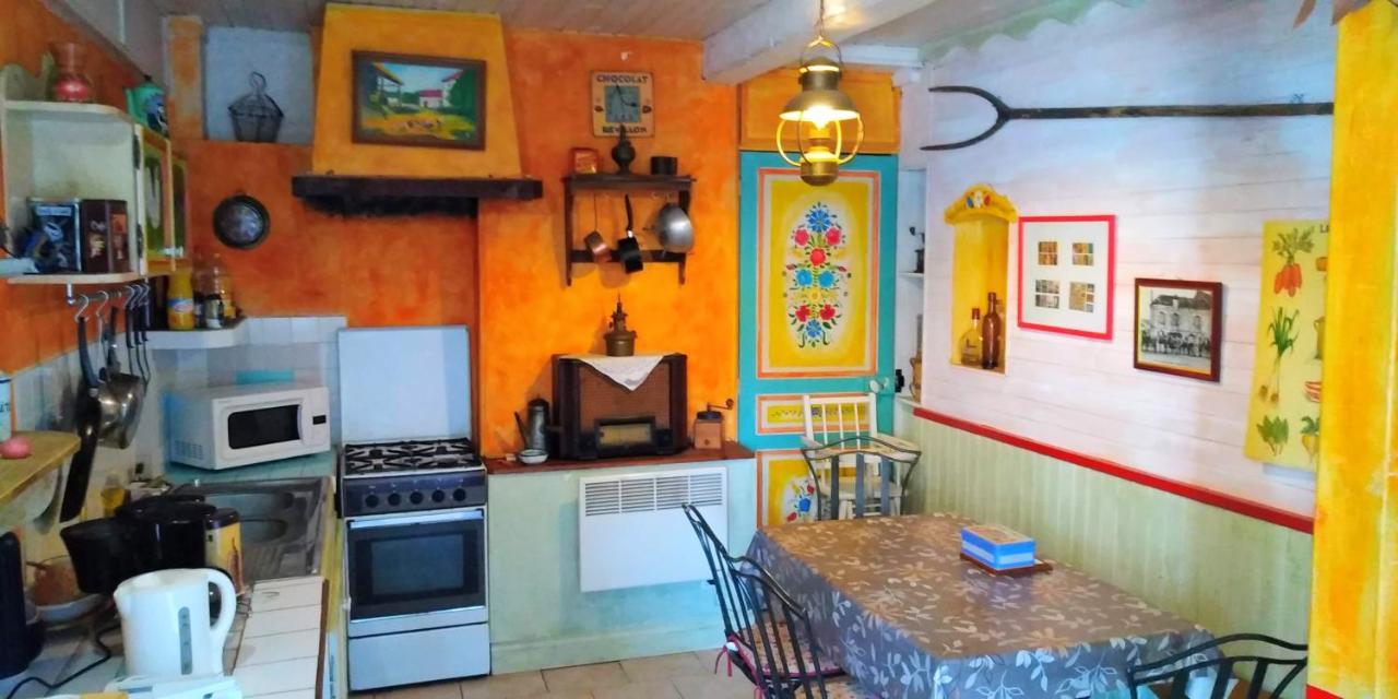 Bed and Breakfast Ferme De L'Art Rural Et Populaire Maillot Exterior foto