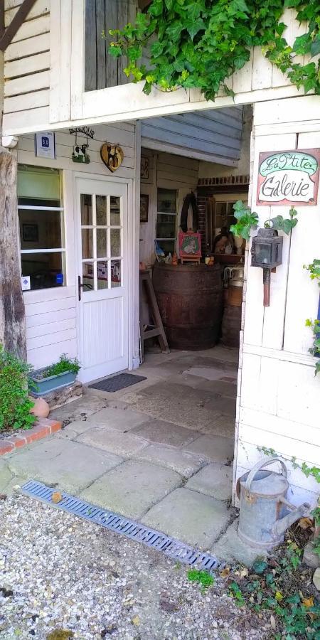 Bed and Breakfast Ferme De L'Art Rural Et Populaire Maillot Exterior foto